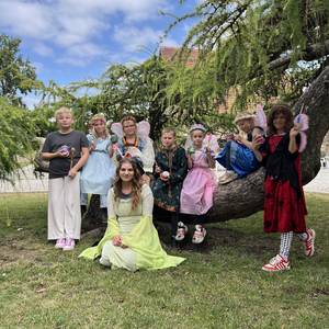 Feen und Elfen am Feenbaum der Burg Querfurt ©Landkreis Saalekreis